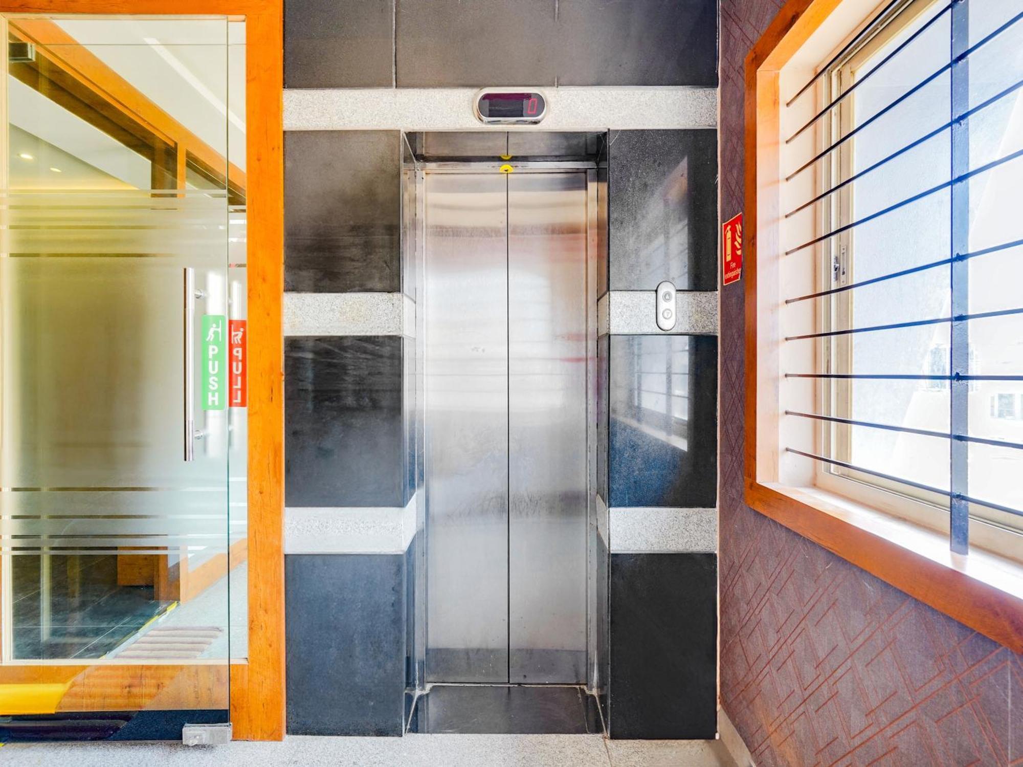 Hotel Super Townhouse Ramamurthy Nagar West Formerly Phoenix 3*