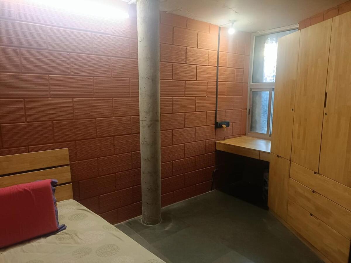 Trishanku Triangle House Apartment *