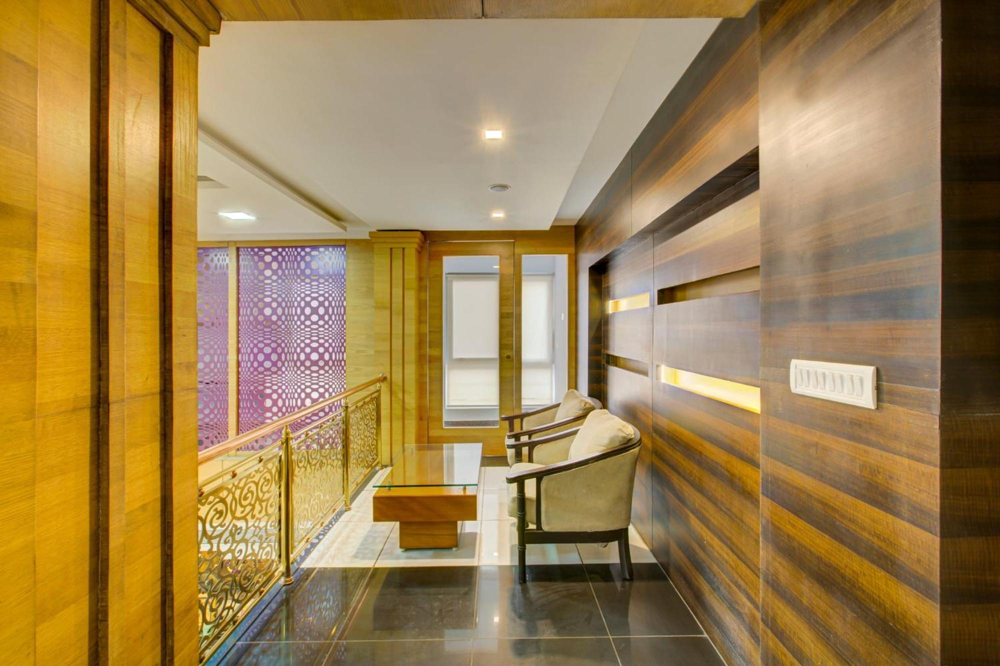 Super Townhouse Oak Jvh Bangalore