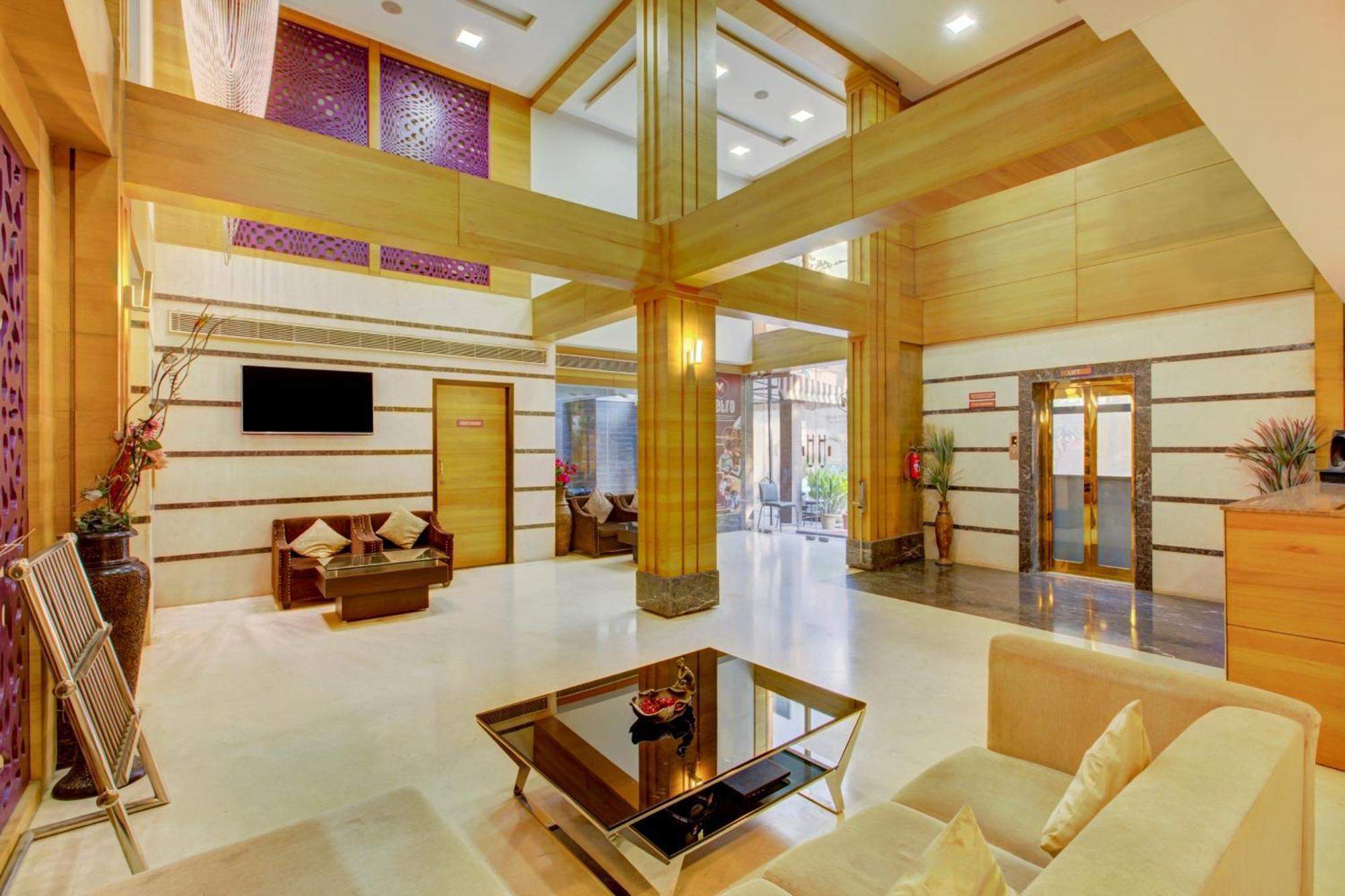 Super Townhouse Oak Jvh 4* Bangalore