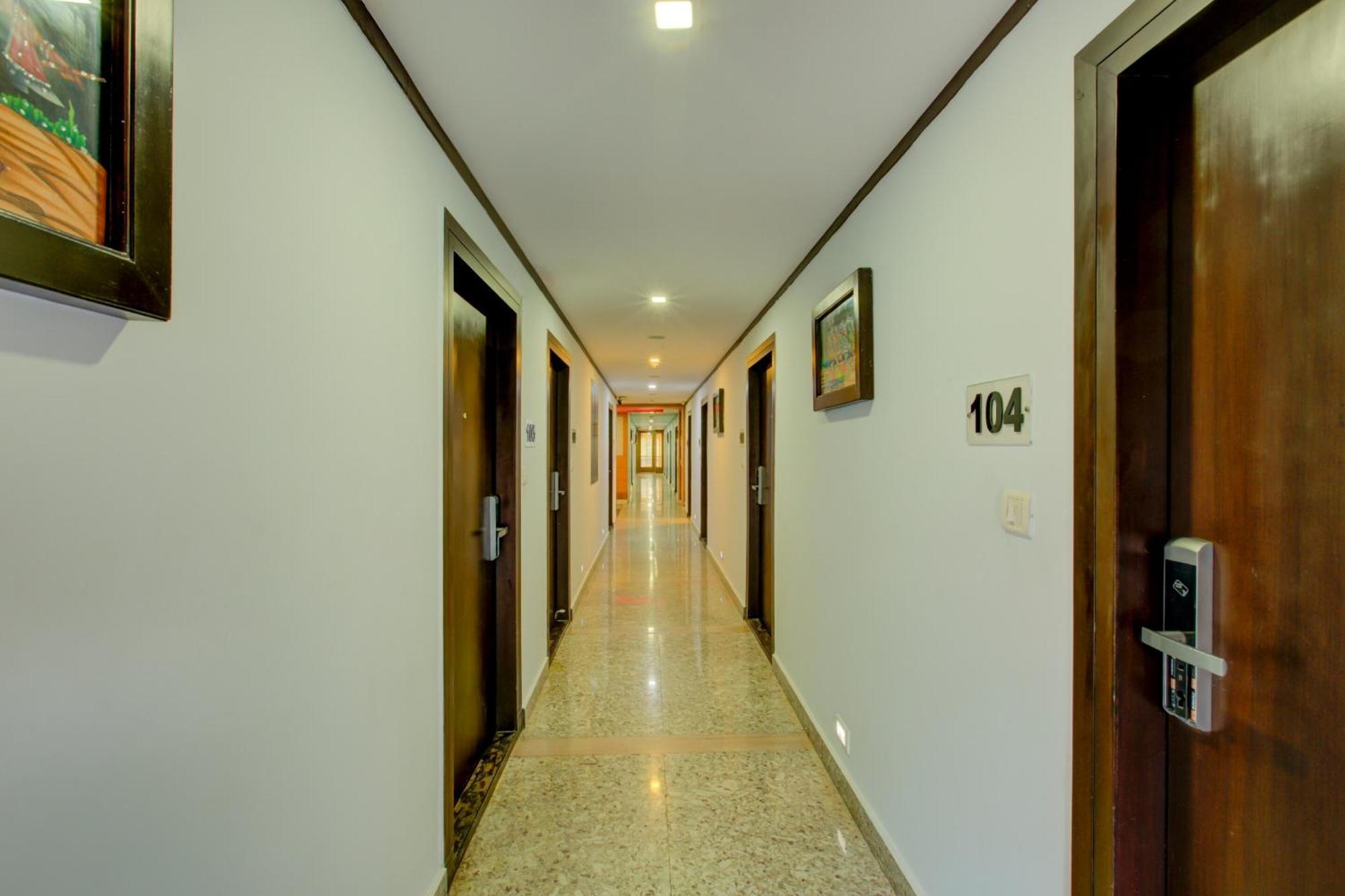 Super Townhouse Oak Jvh 4* Bangalore