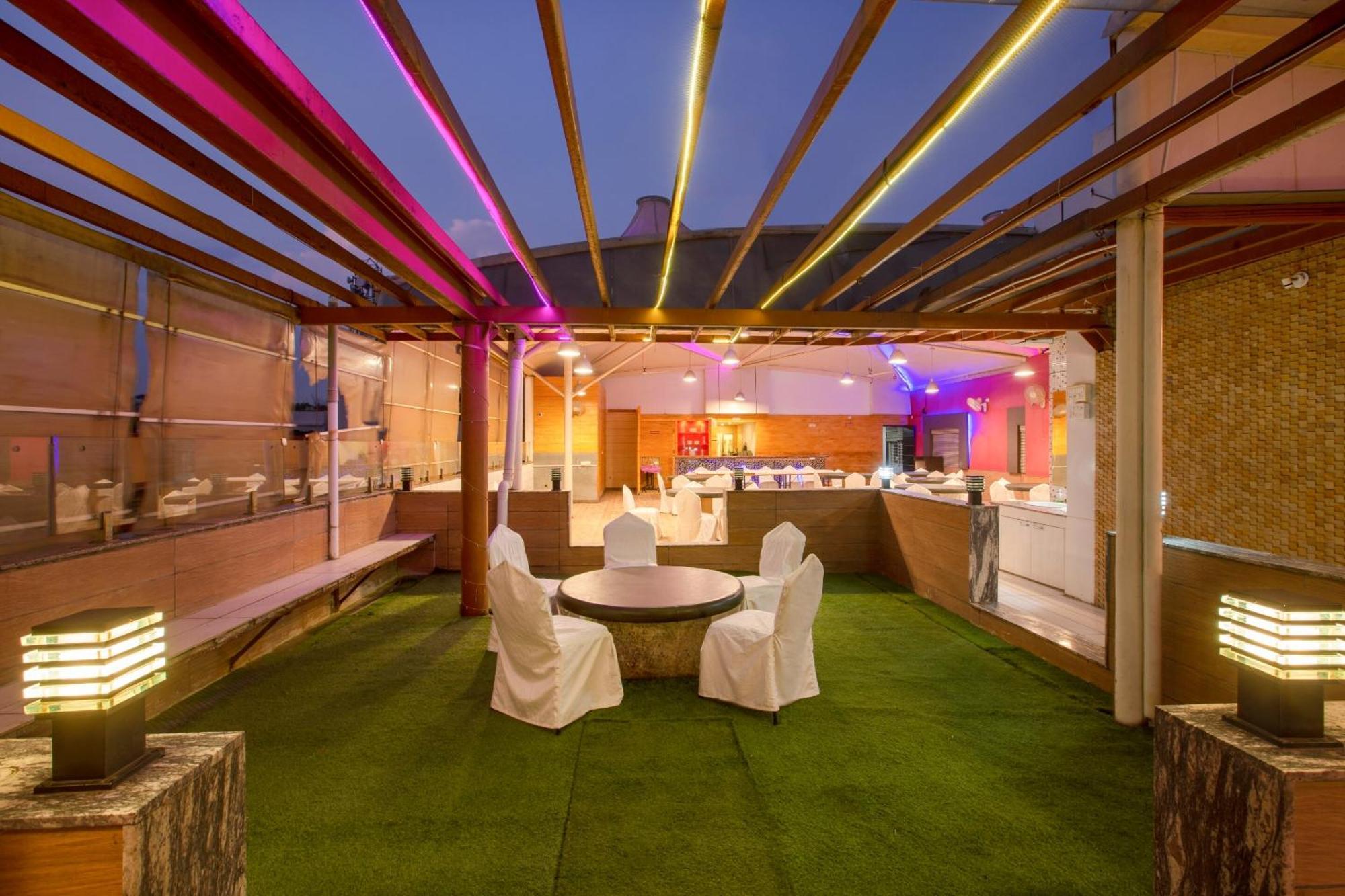 Hotel Super Townhouse Oak Jvh 4*