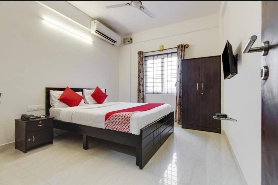 Lodge S M Residency *