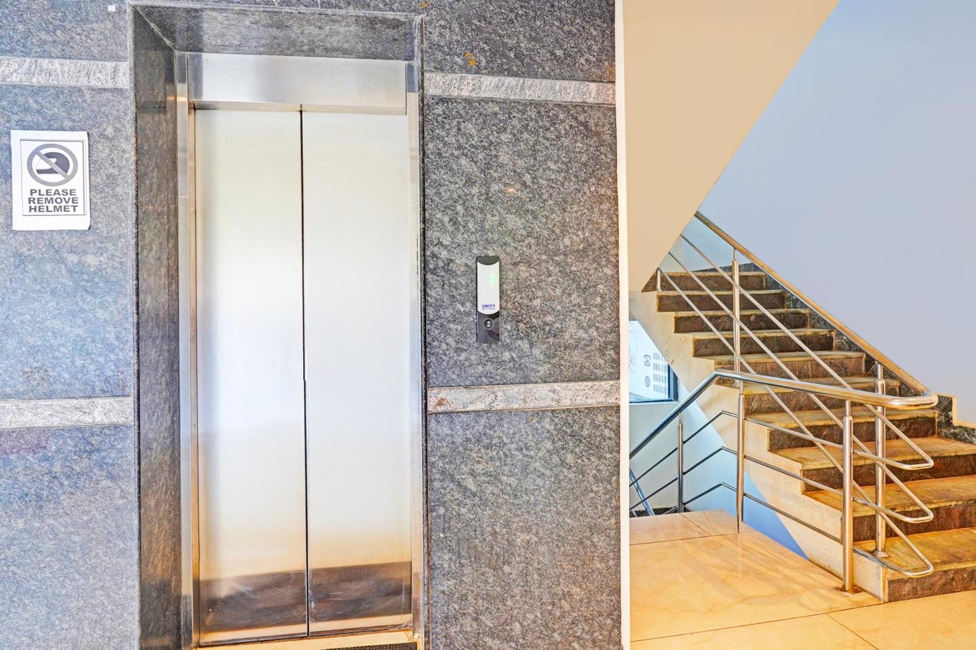 Hotel Super Townhouse Oak Electronic Formerly Trubell