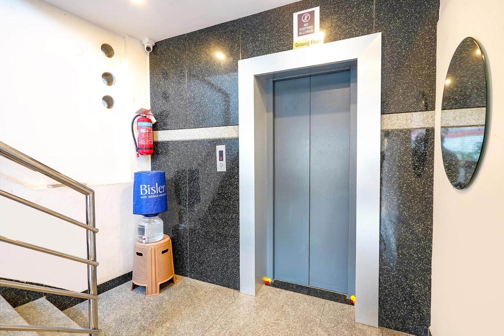 Fabexpress Royal N Comforts - Nr Shivoham Shiva Temple Hotel Bangalore
