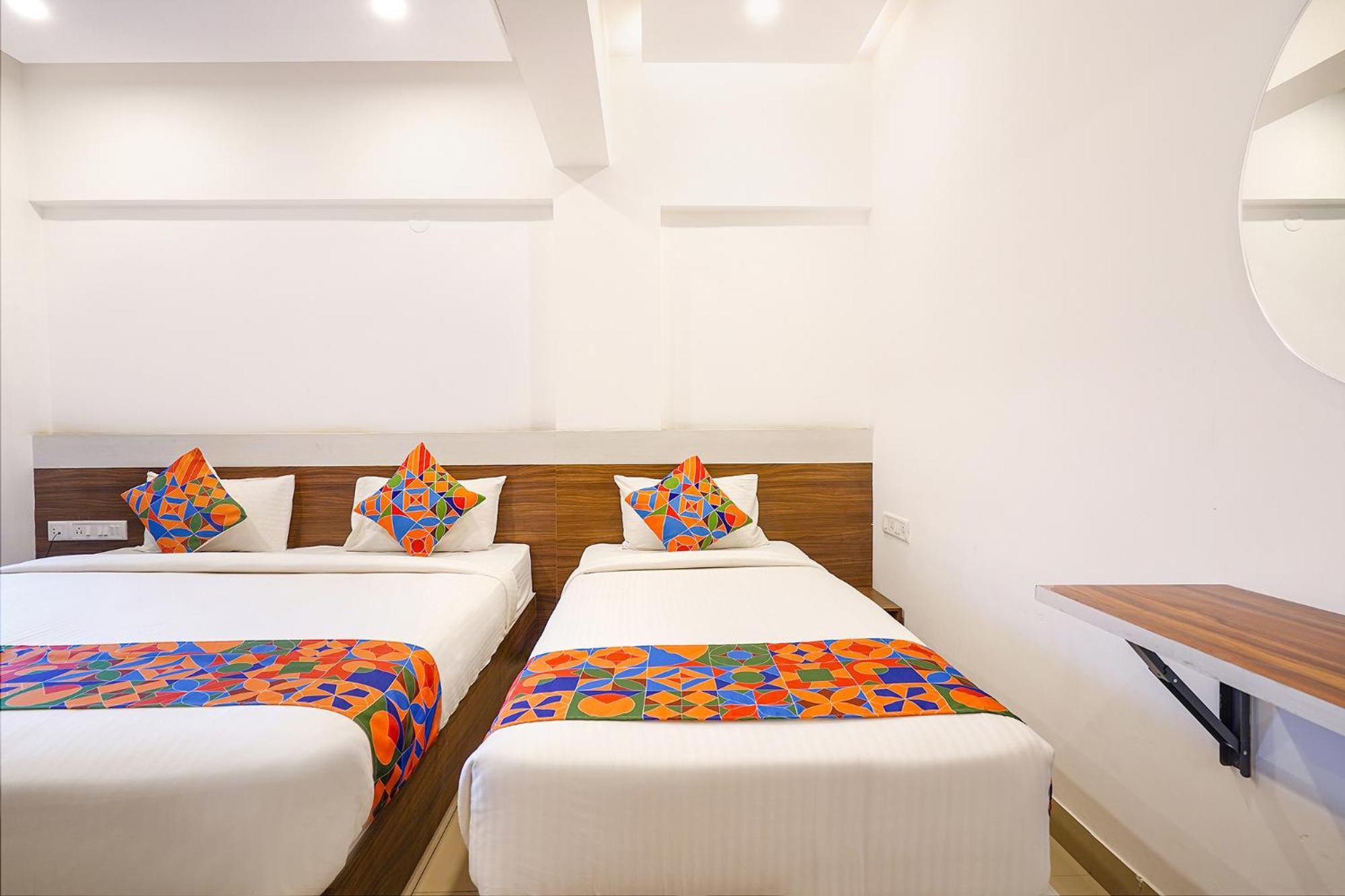 Hotel Fabexpress Royal N Comforts - Nr Shivoham Shiva Temple Bangalore