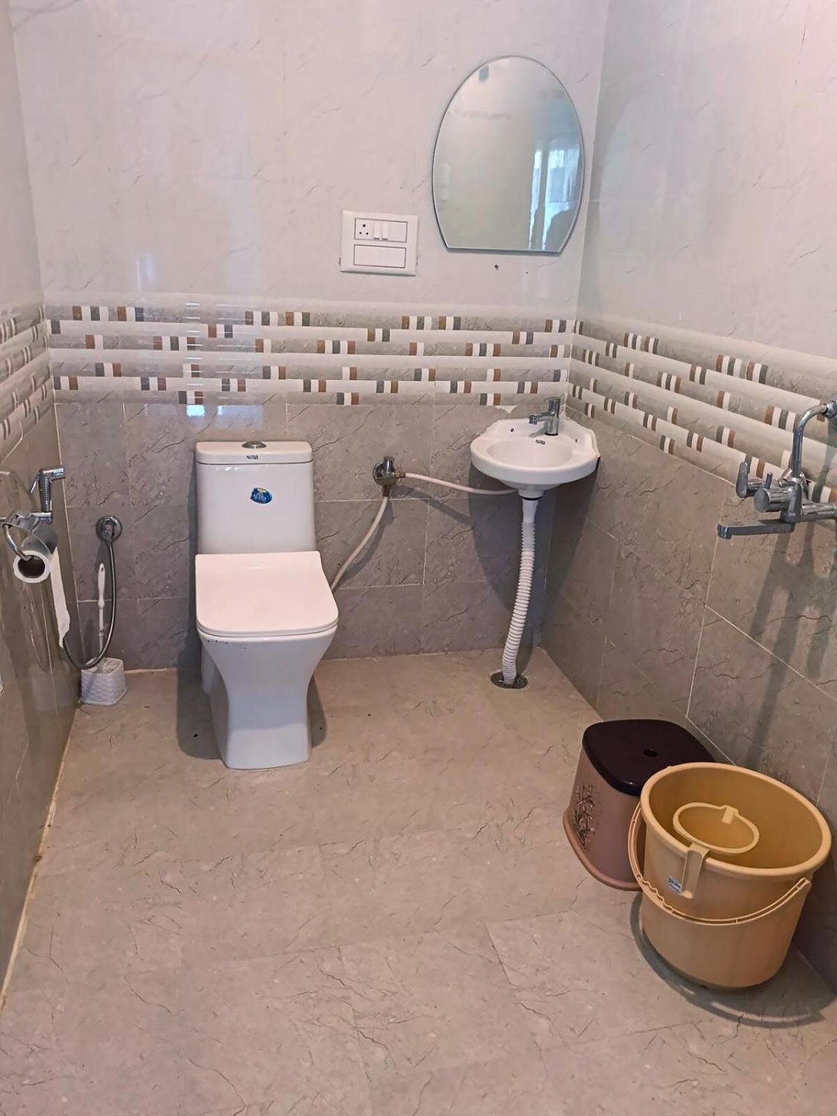 Spacious With Private Garden & Gazebo Holiday home *
