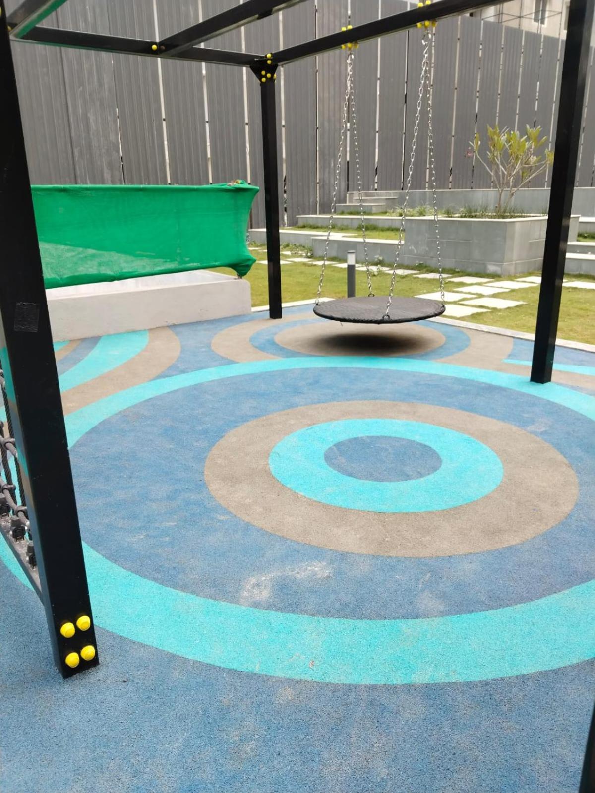 Luxury With Outdoor Pool And Gym Near Airport
