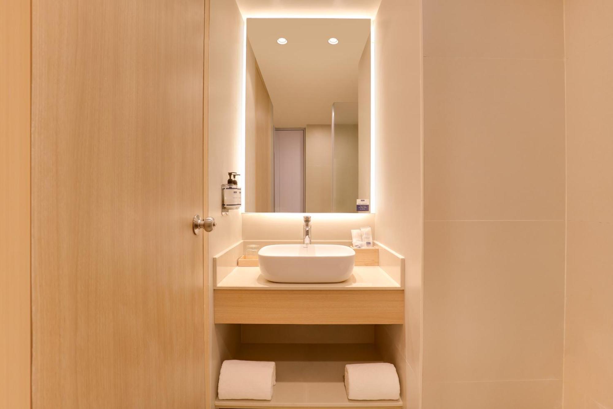 Keys Select By Lemon Tree Hotels, Hosur Road, Hotel Bangalore