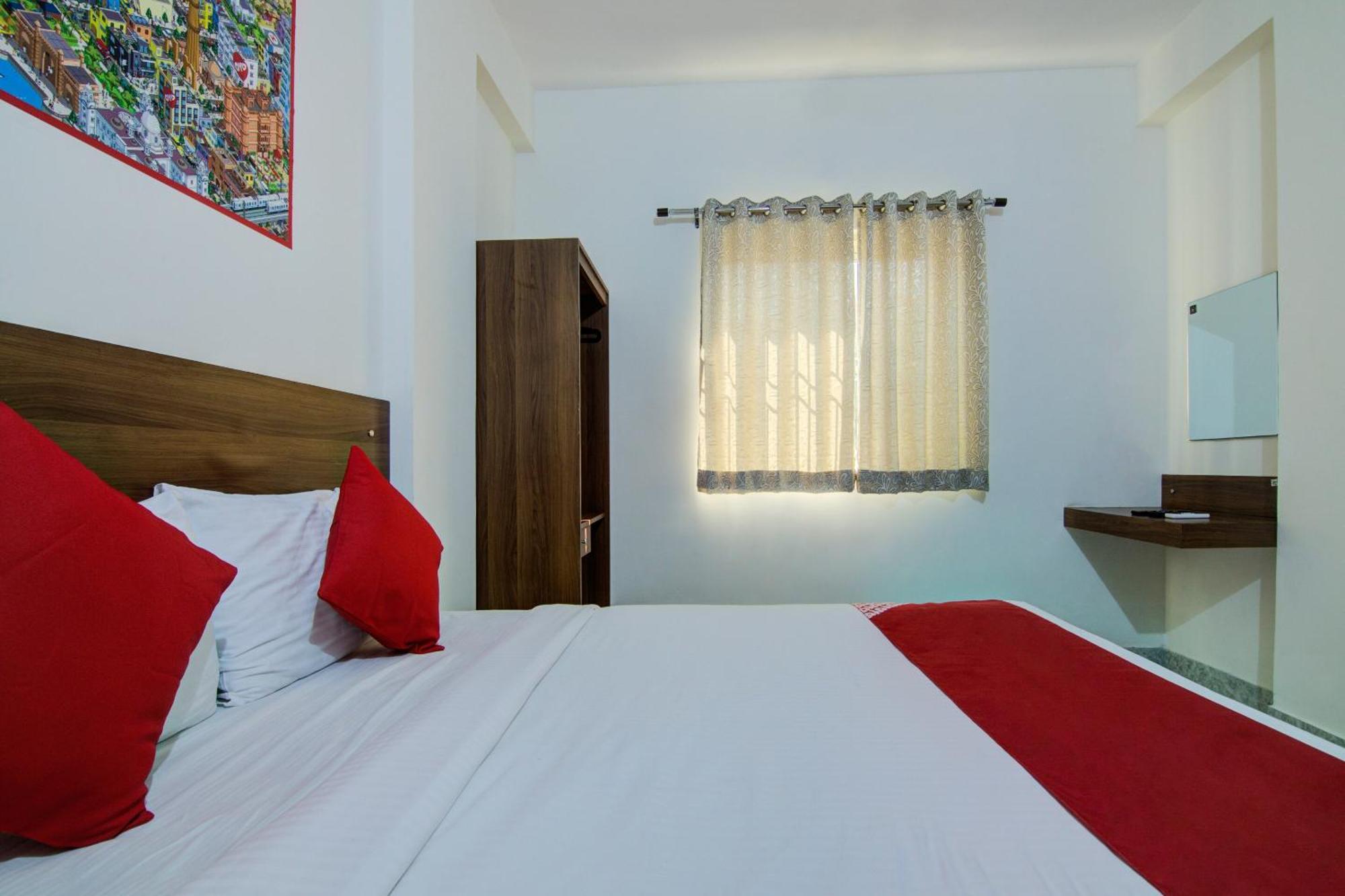 Hotel Super O Varcity Comforts Near Ragigudda Sri Prasanna Anjaneyaswamy Temple