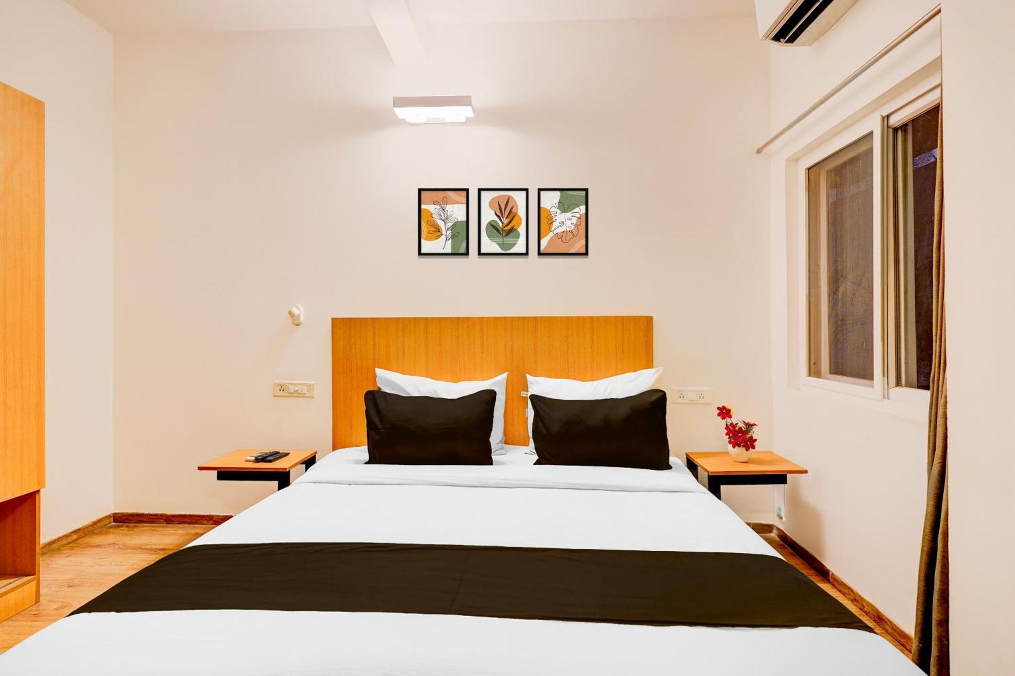 Super Townhouse Hal Indiranagar Extension 4*