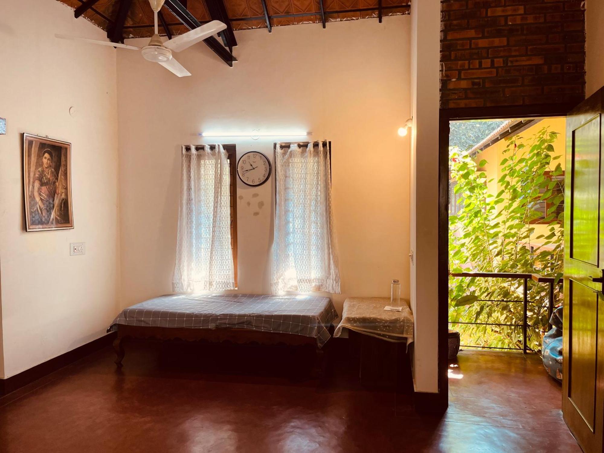 Private In A Cheerful With A Balcony Homestay *