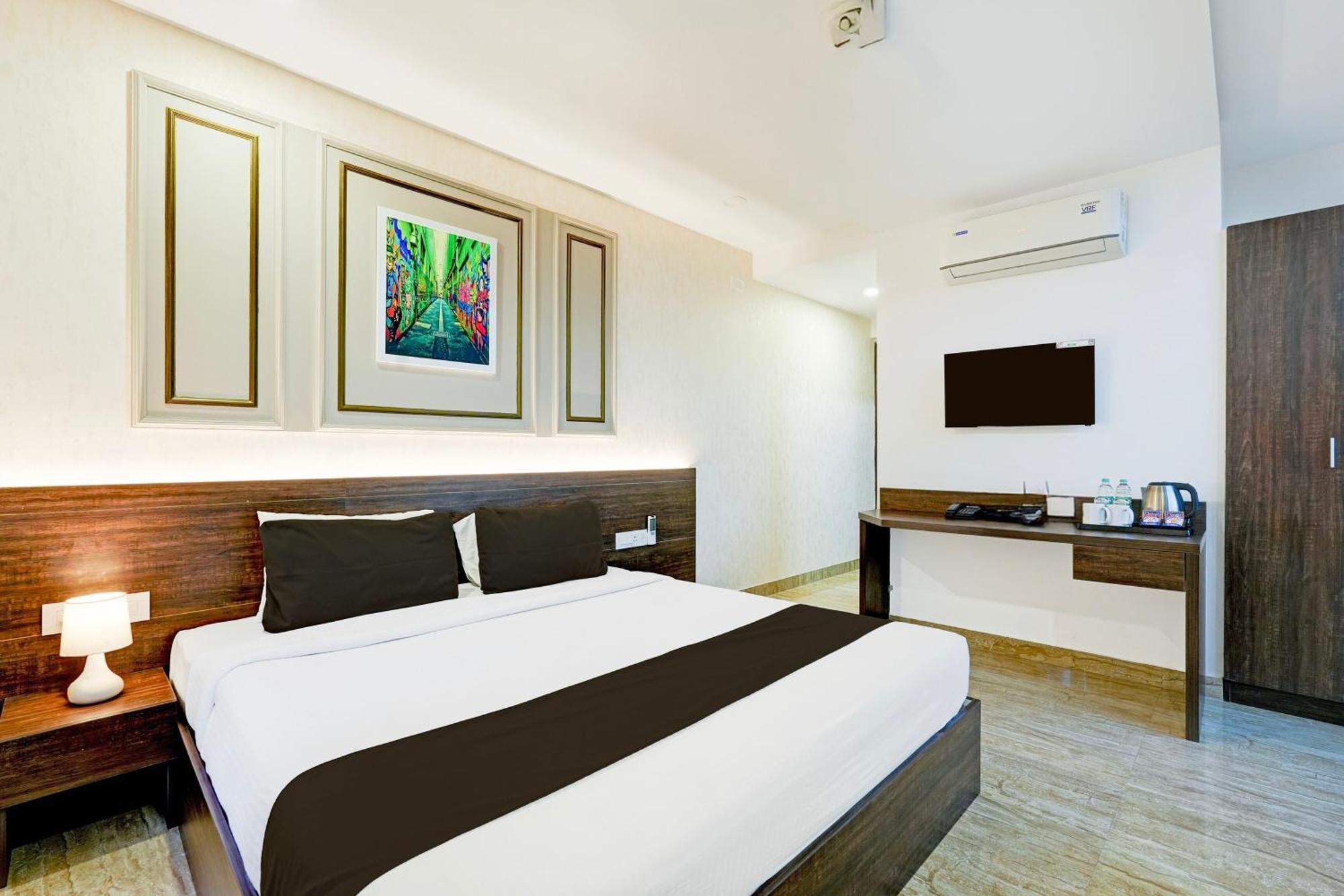 Hotel Super Townhouse Oak Aecs Formerly Times 4*