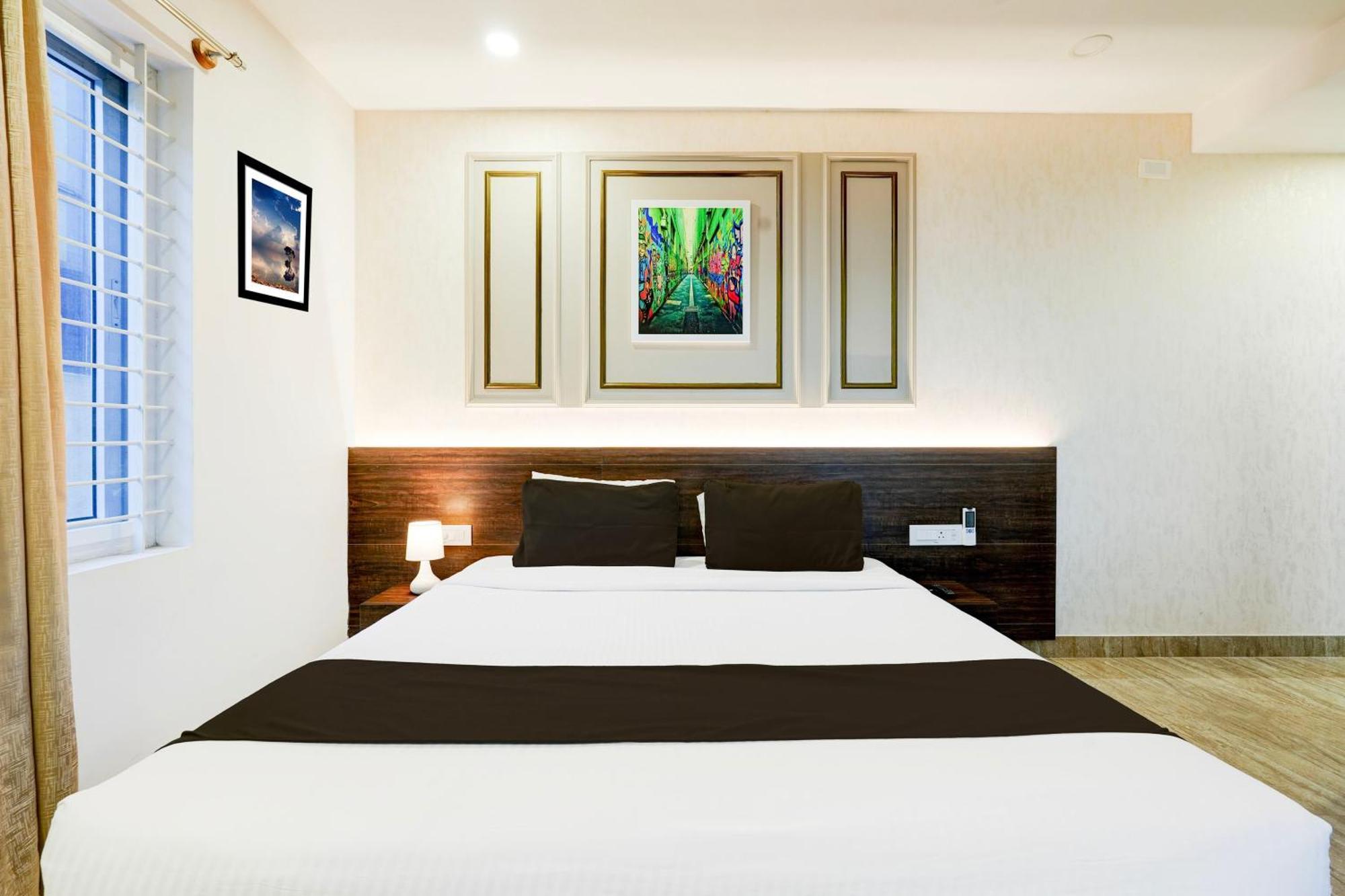 Super Townhouse Oak Aecs Formerly Times Hotel