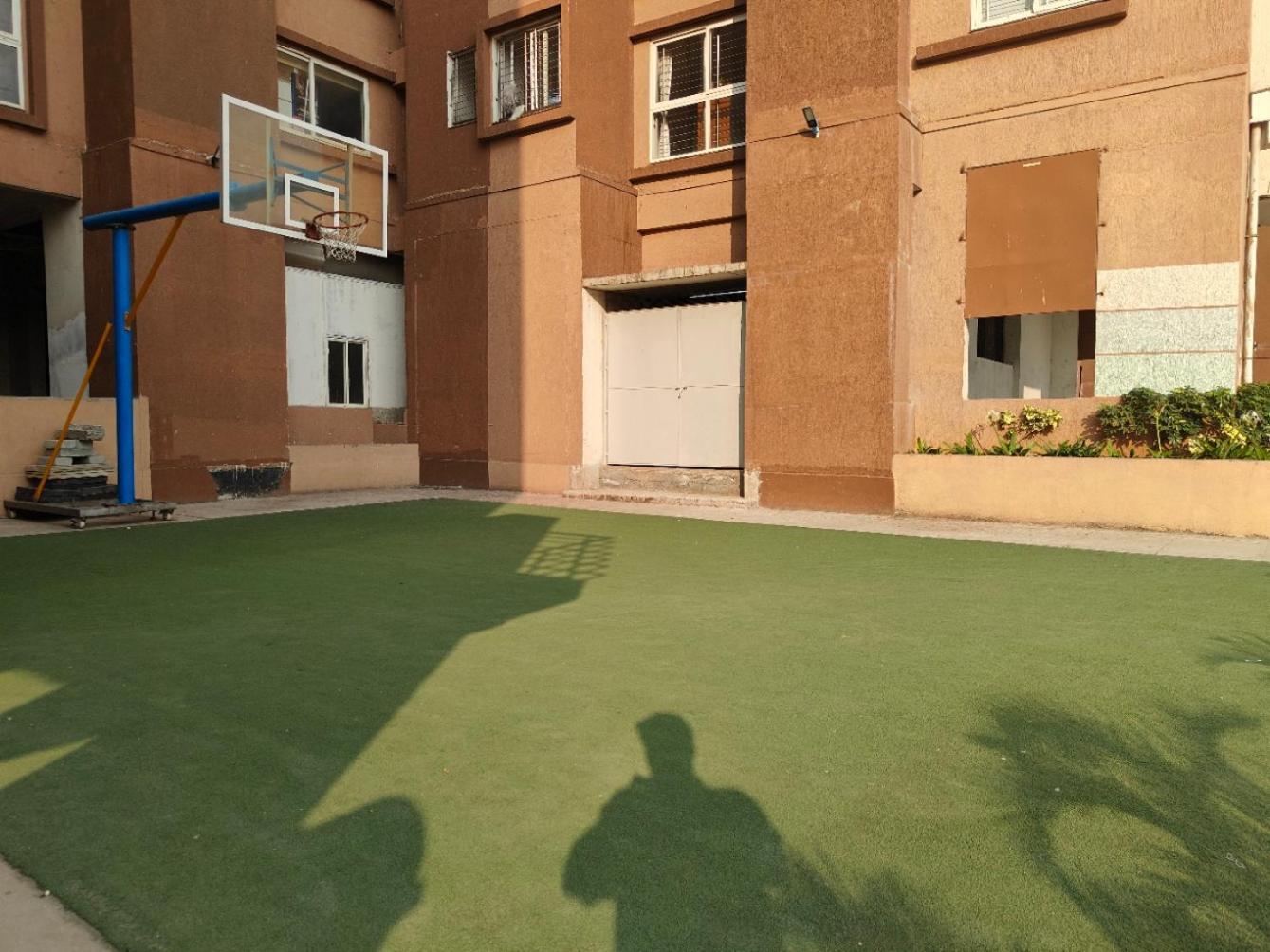 Luxury 3bhk In Kr Puram Stunning Views On 15 Floor, Pool & Private Garden Apartment *