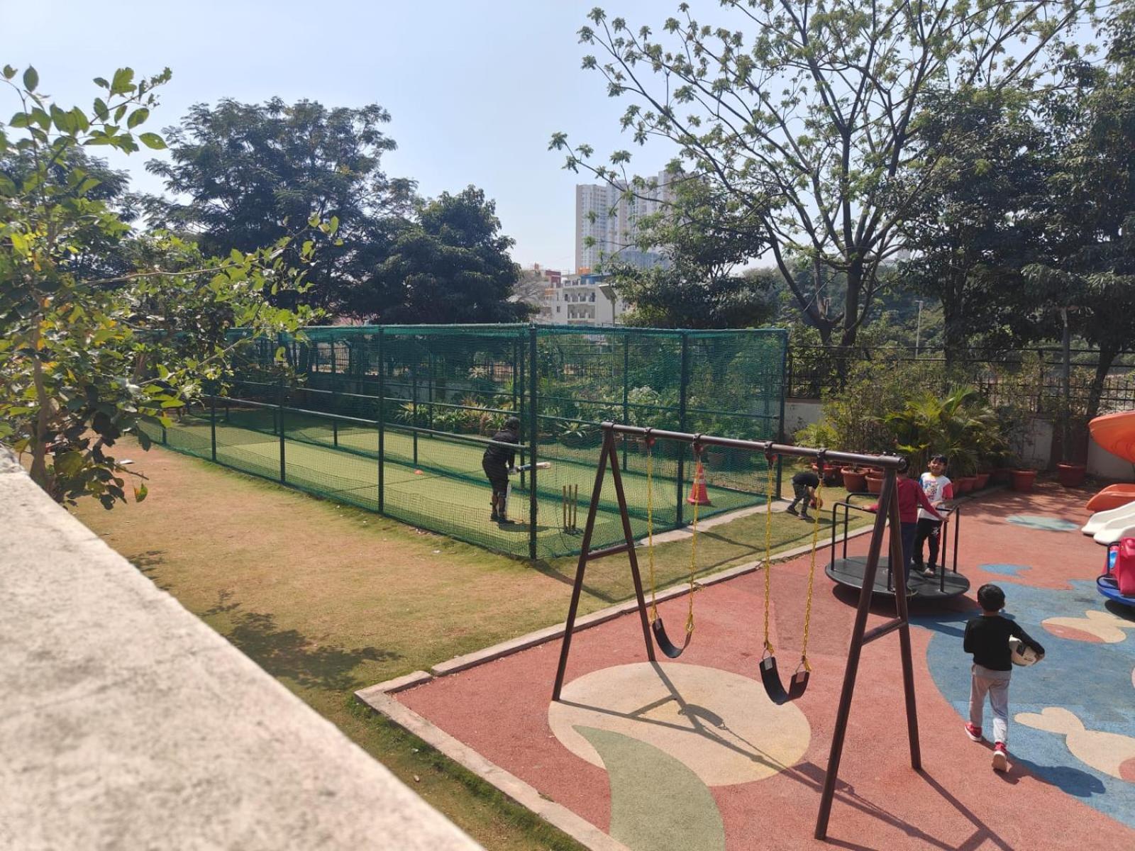 Luxury 3bhk In Kr Puram Stunning Views On 15 Floor, Pool & Private Garden