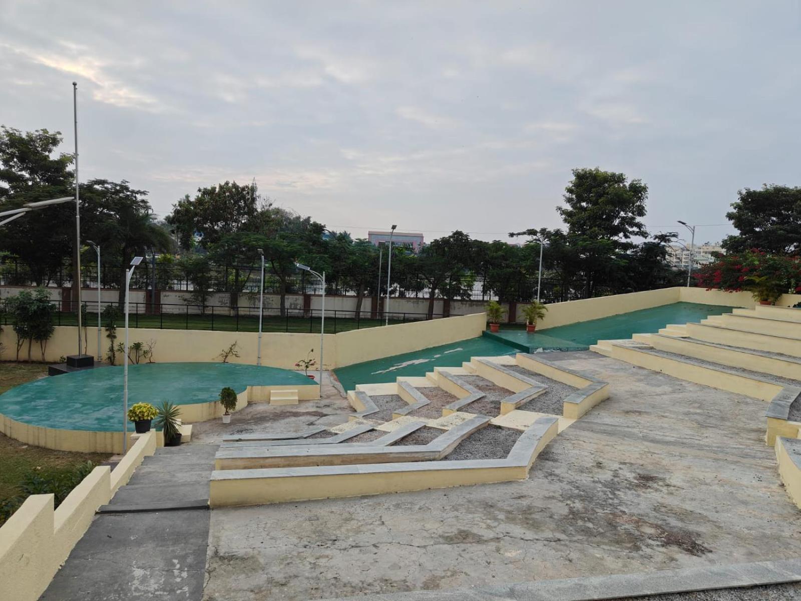 Apartment Luxury 3bhk In Kr Puram Stunning Views On 15 Floor, Pool & Private Garden *