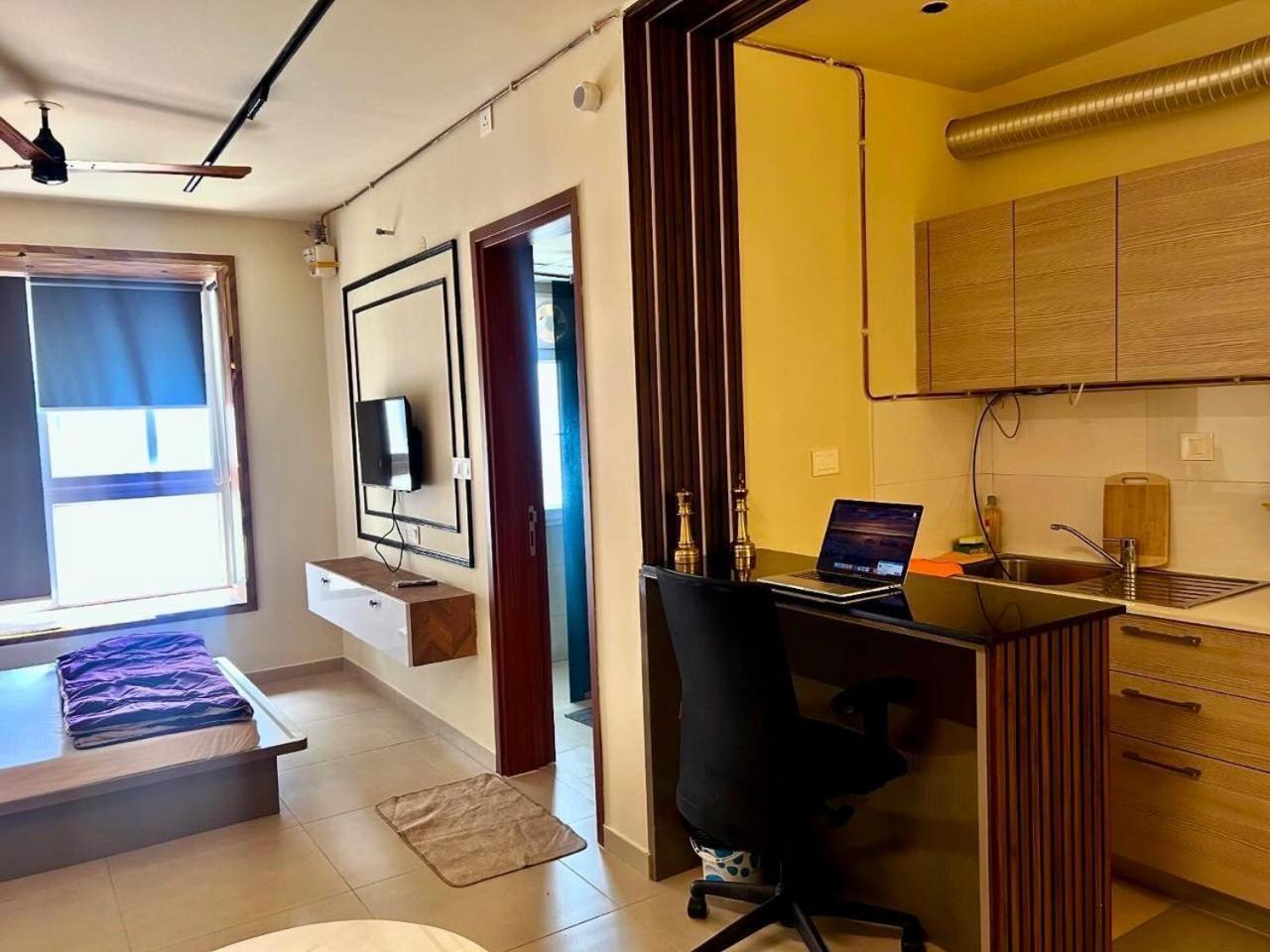 Cozy In Bharatiya Nikoo Homes
