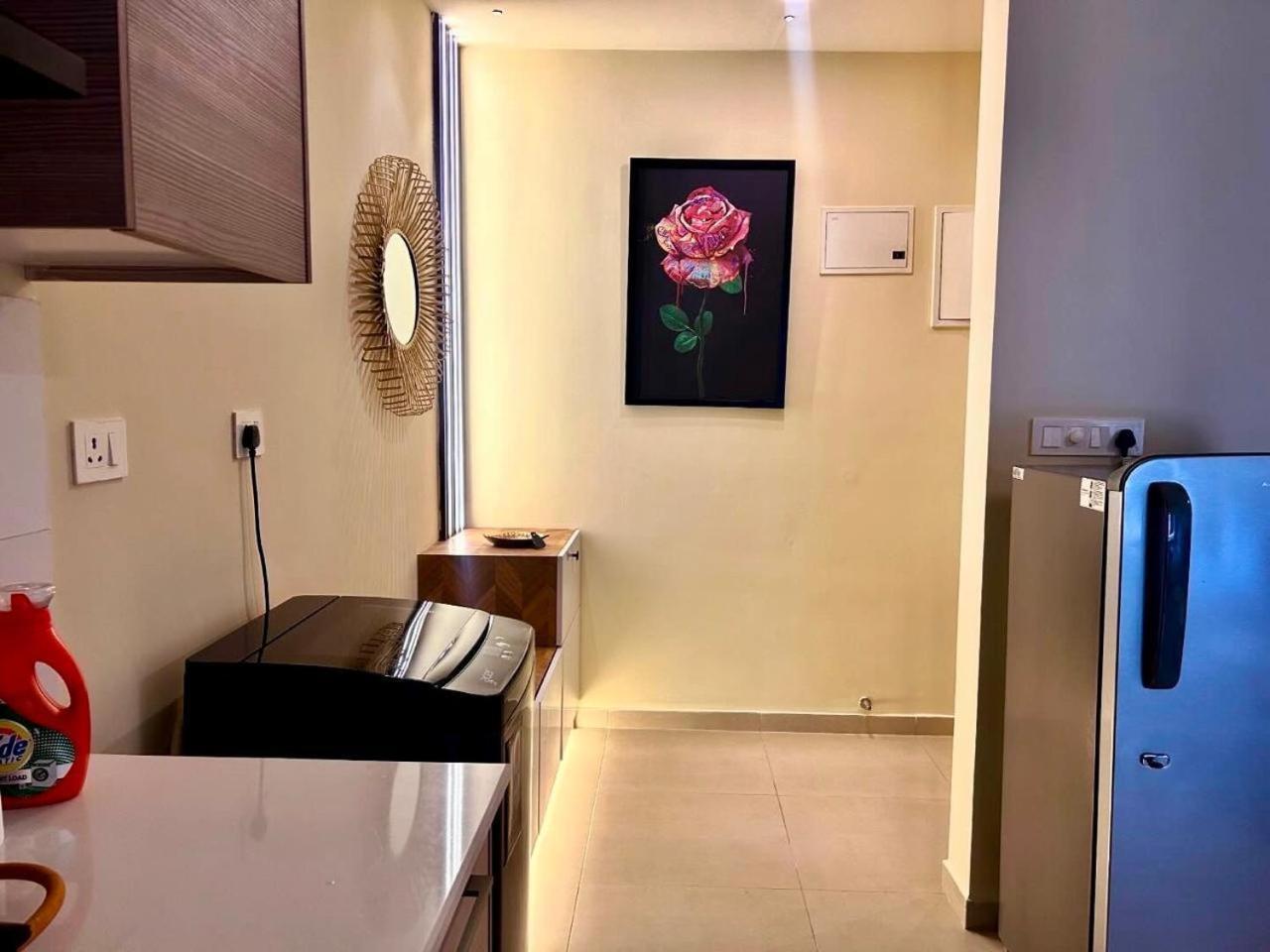 Apartment Cozy In Bharatiya Nikoo Homes *