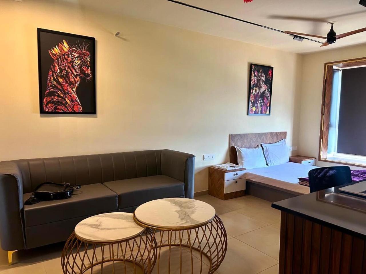 Cozy In Bharatiya Nikoo Homes