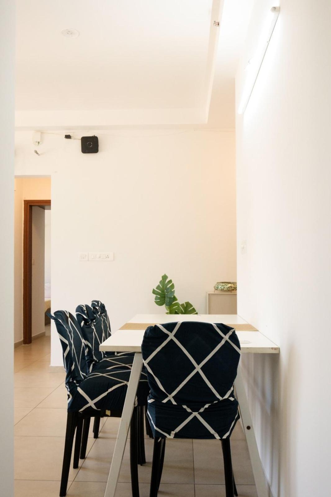 Apartment Cozy 2 Bhk In Nikoo Homes Bharatiya *