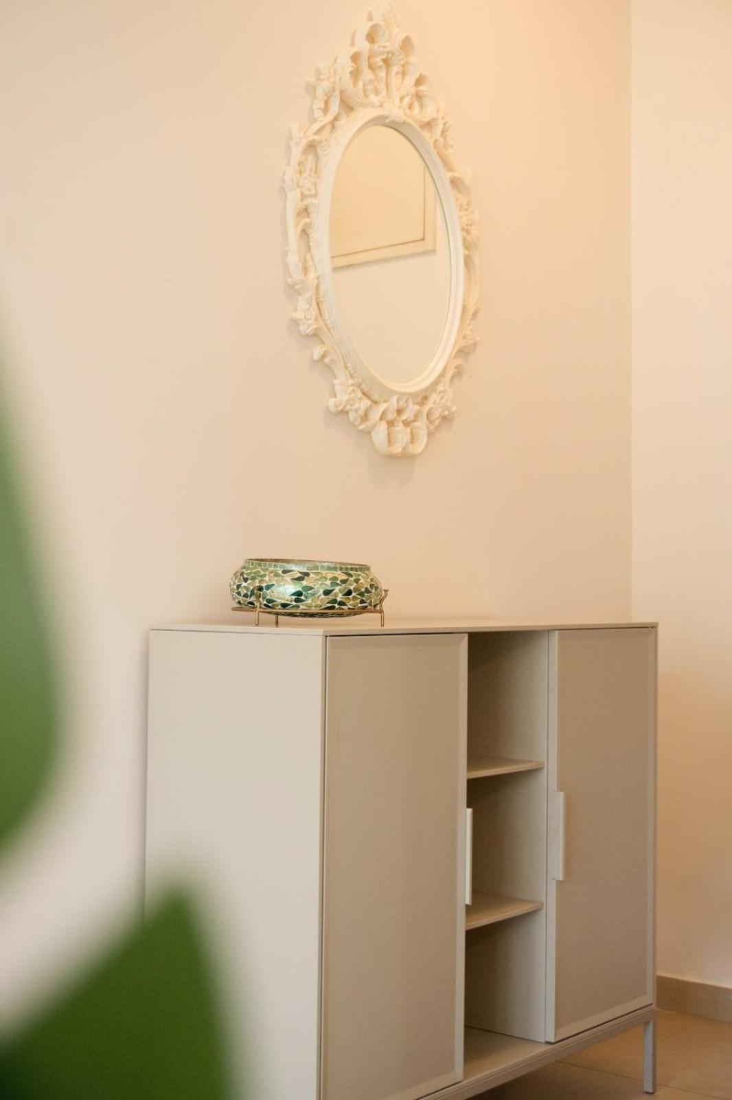 Cozy 2 Bhk In Nikoo Homes Bharatiya *