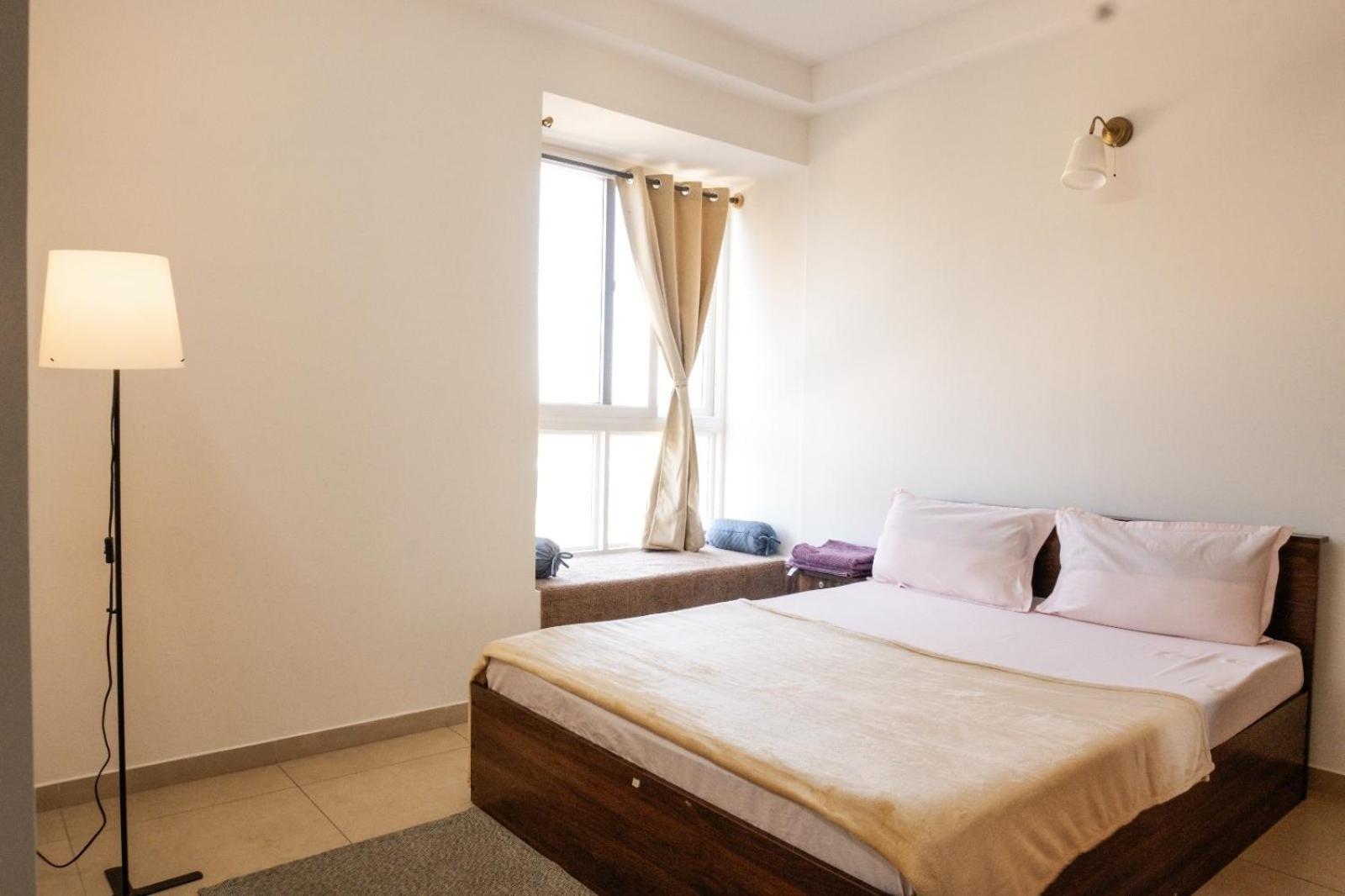 Cozy 2 Bhk In Nikoo Homes Bharatiya * Bangalore