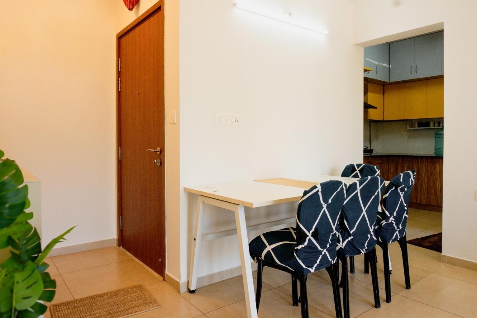 Cozy 2 Bhk In Nikoo Homes Bharatiya Apartment