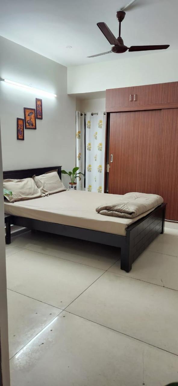 Puttaganesha Apartment *