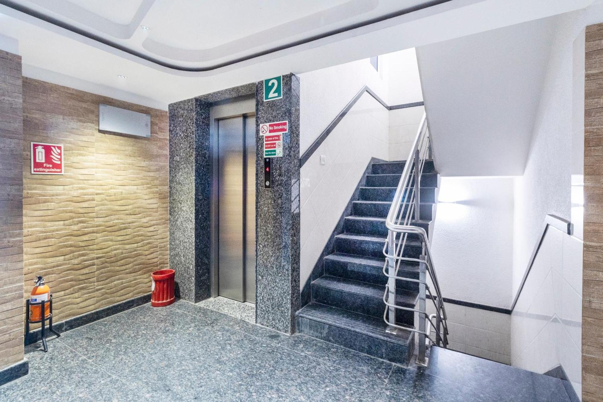 Hotel O Golden Near Cubbon Park Bangalore