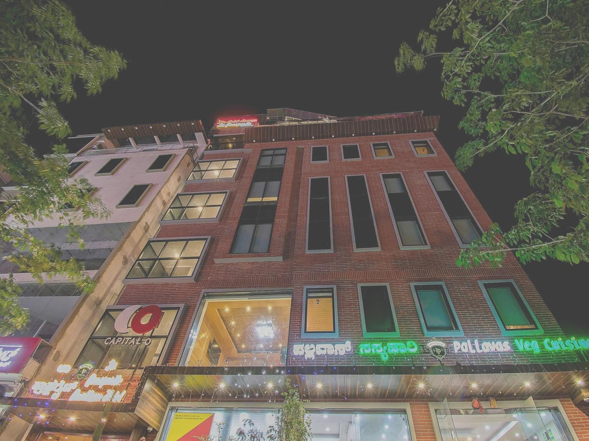 Super Townhouse Hsr Formerly La Prosperite Hotel