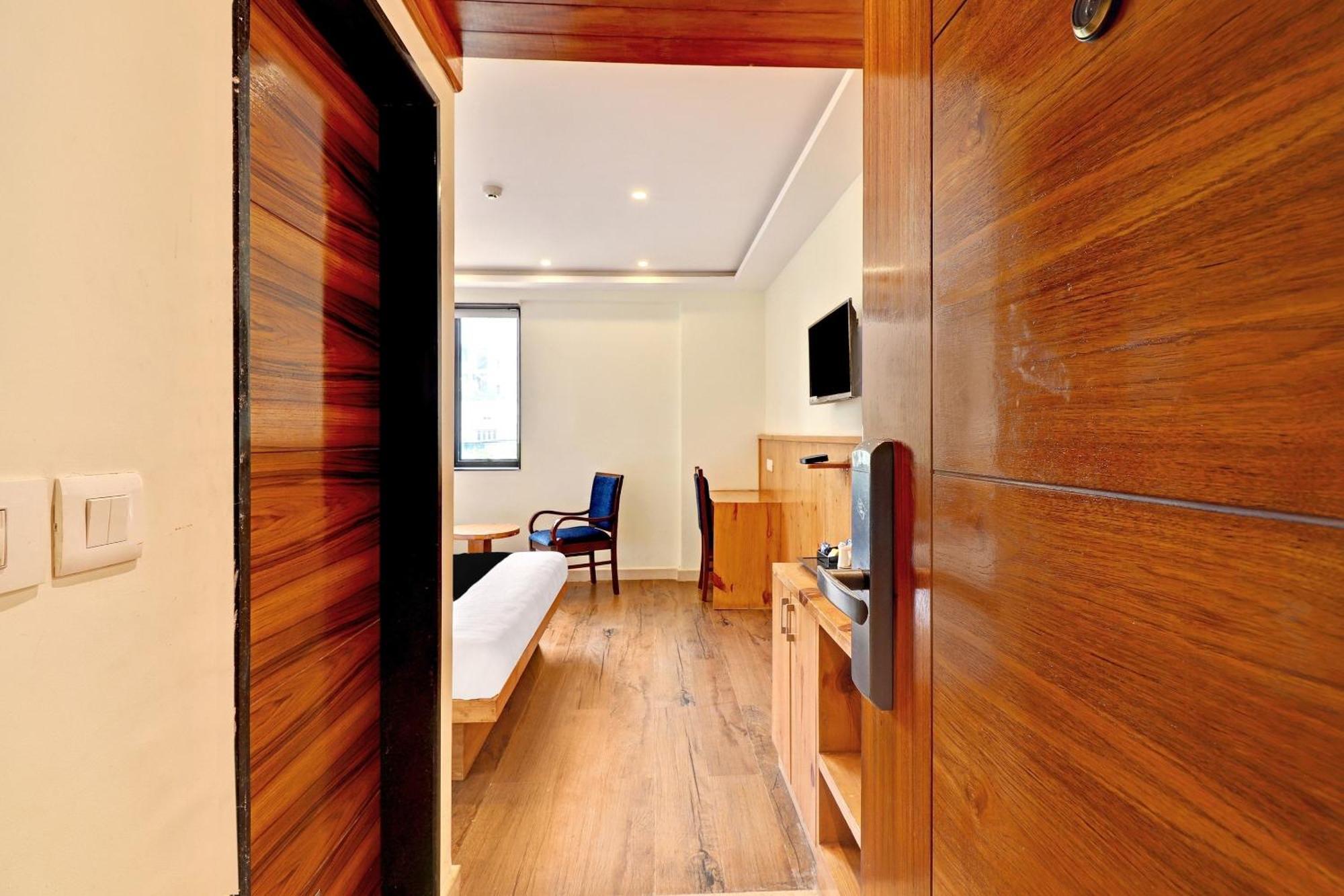 Hotel Super Townhouse Hsr Formerly La Prosperite 3*