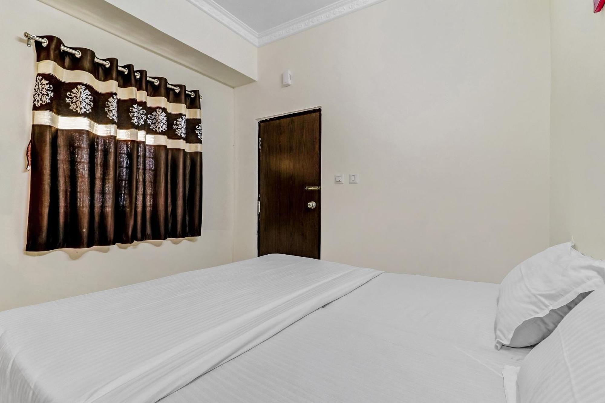 Capital O Safari Near Snow 3* Bangalore
