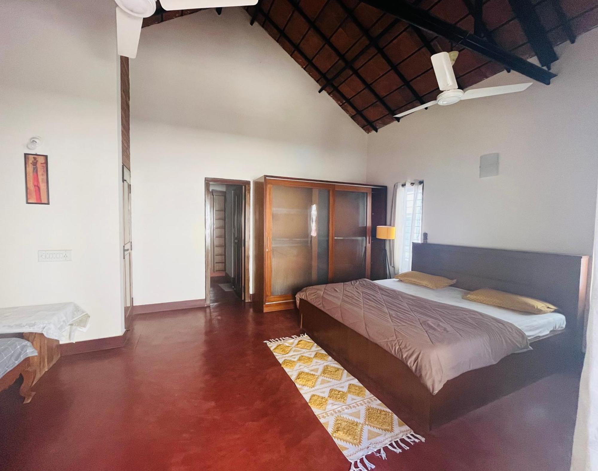 Homestay Private In A Cheerful With A Balcony *