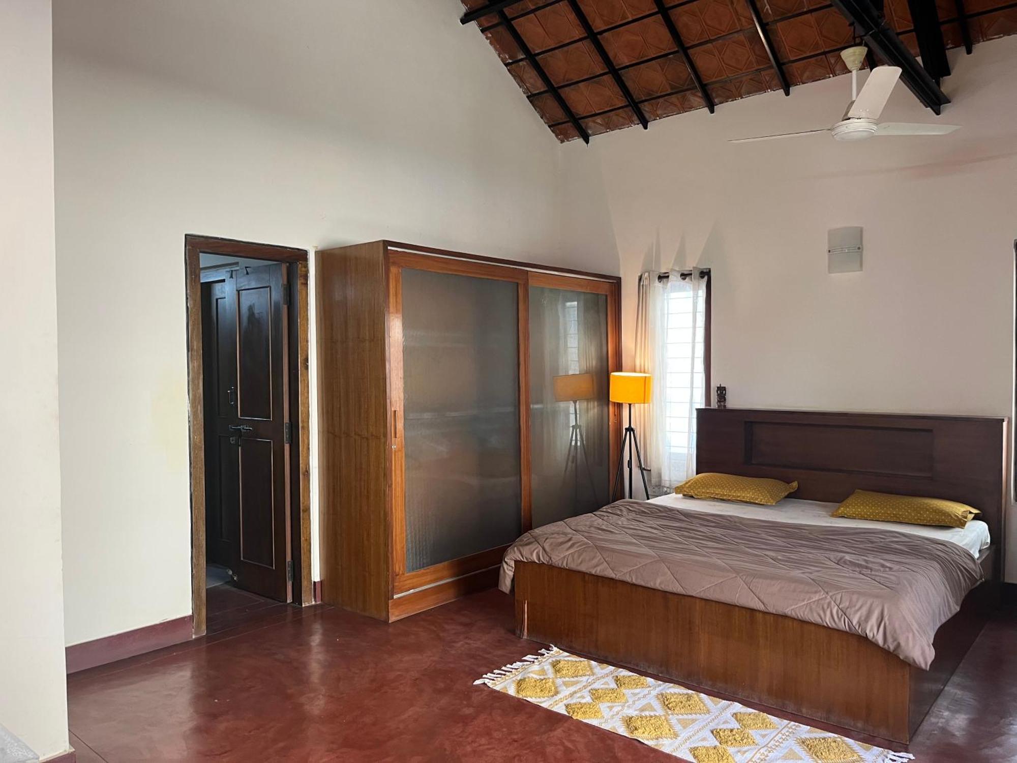 Private In A Cheerful With A Balcony *