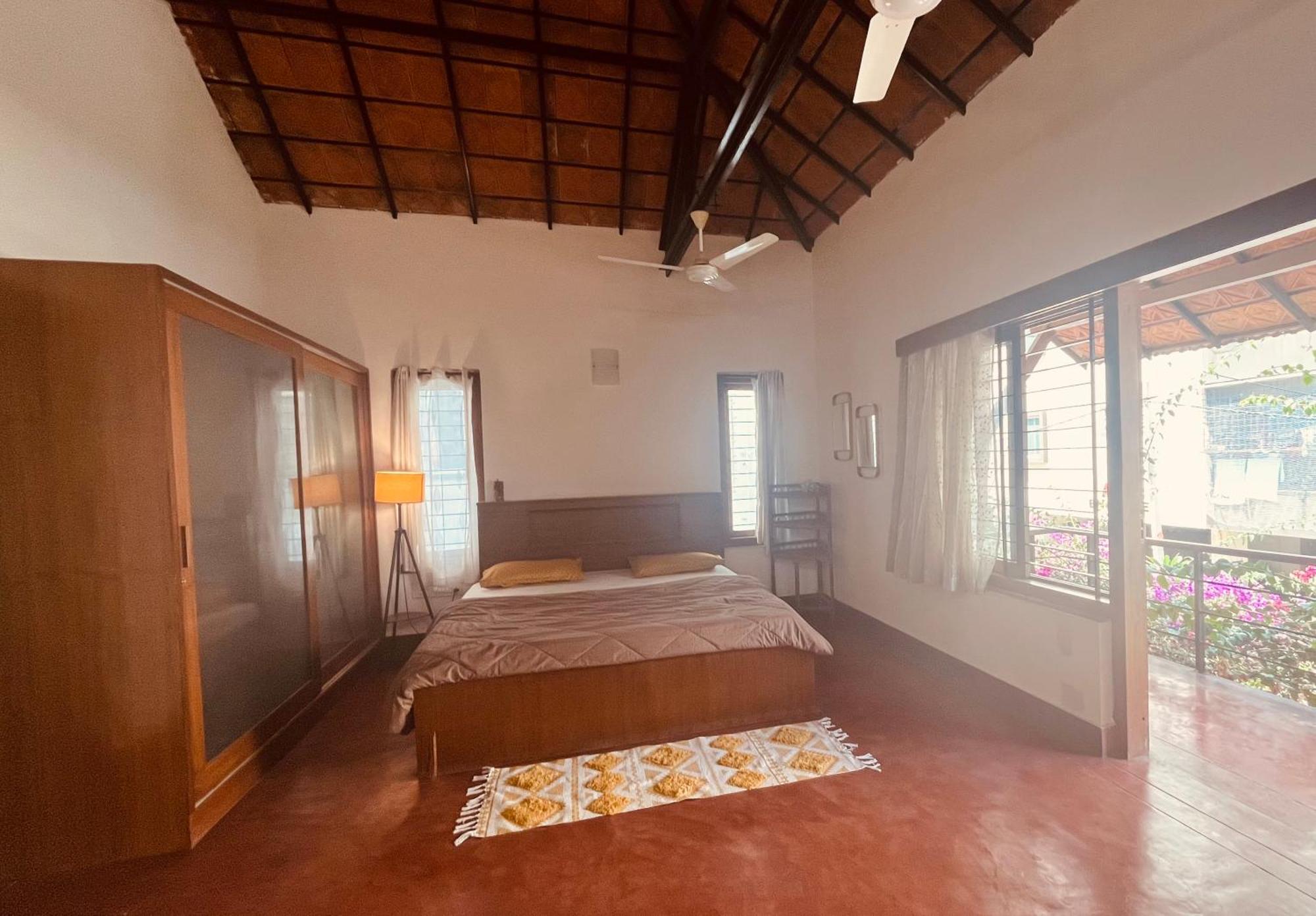 Private In A Cheerful With A Balcony Homestay *