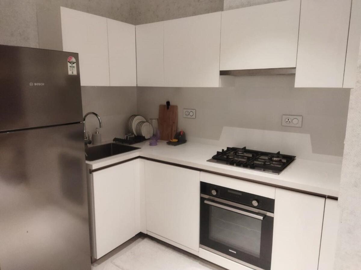 Luxury - Leela Residences Apartment Bangalore