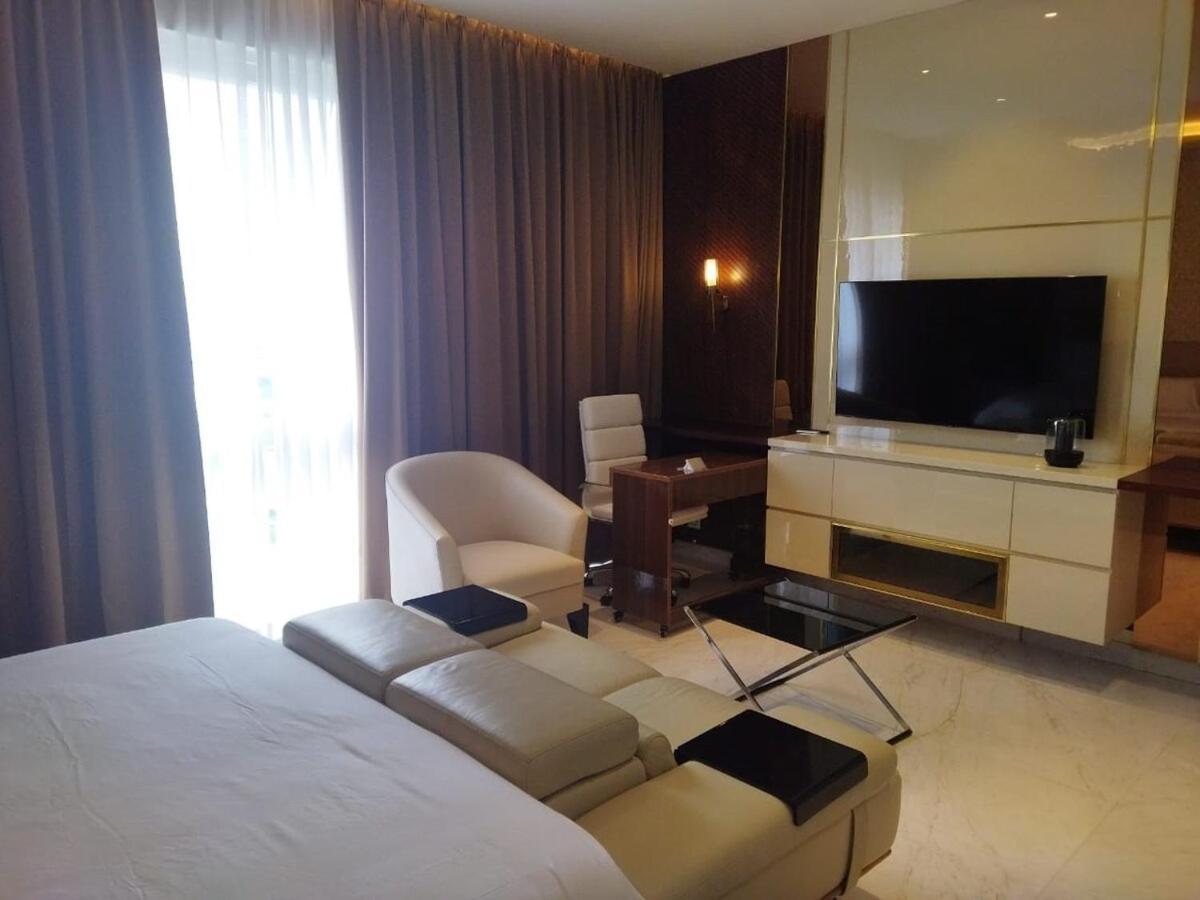 Luxury - Leela Residences Apartment *