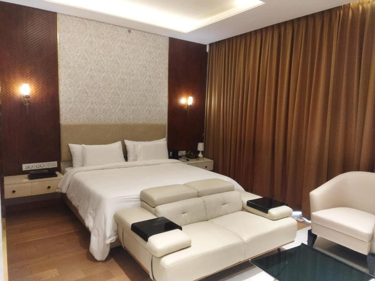Luxury - Leela Residences Apartment *