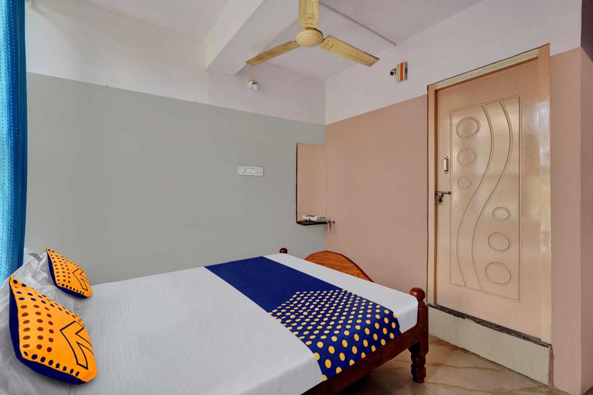 Spot On Canton And Boarding 2* Bangalore