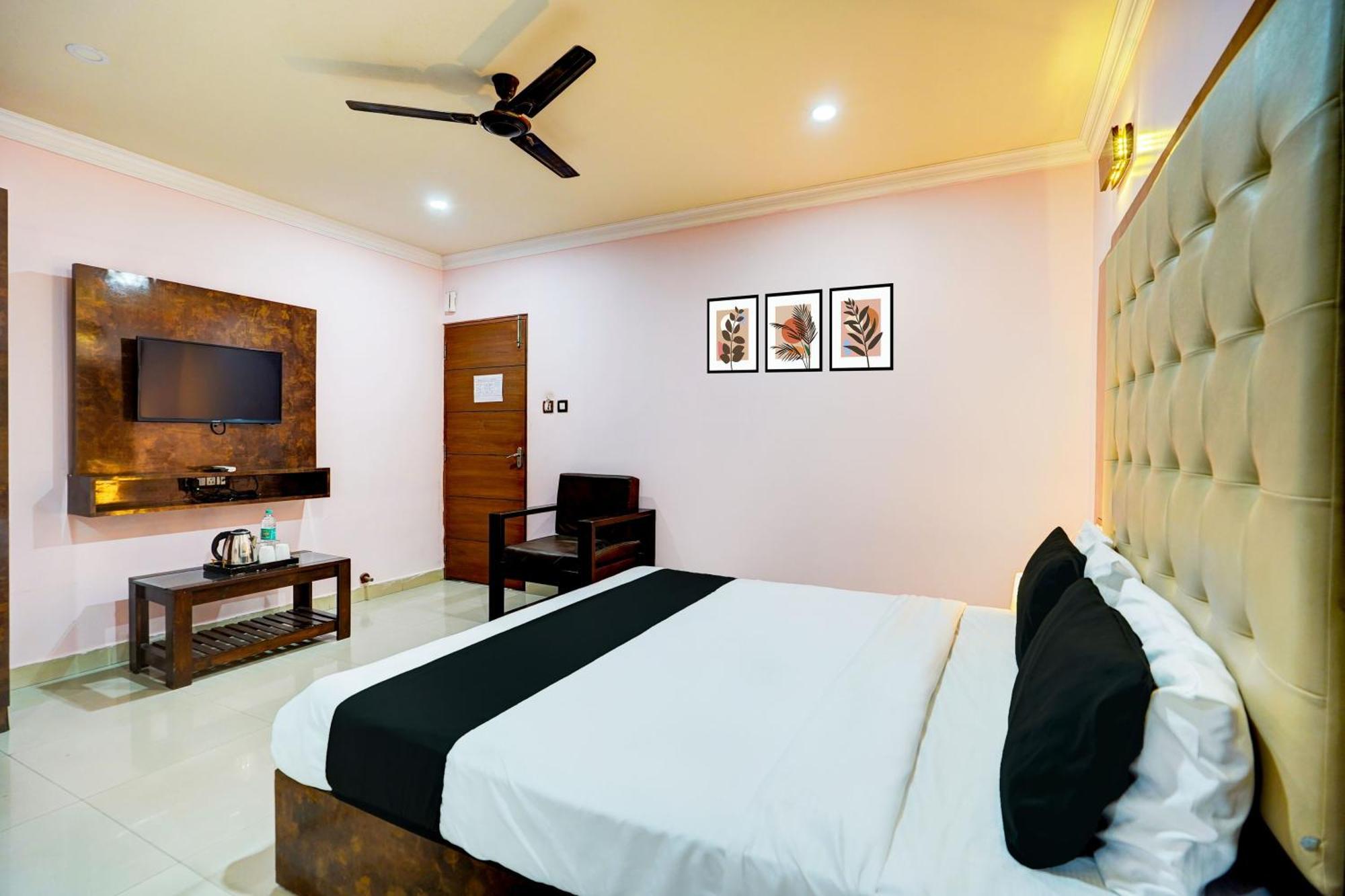 Hotel Super Townhouse Mg Road Near Commercial Street