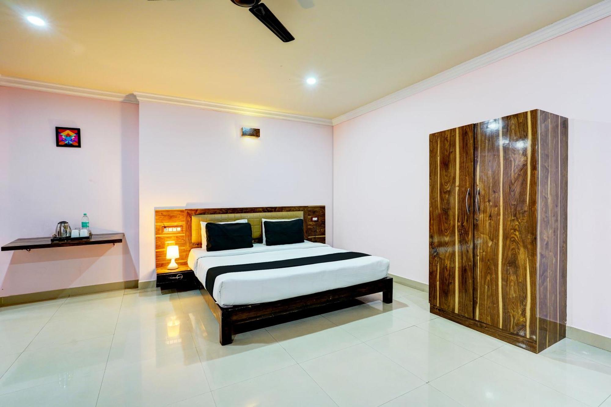 Hotel Super Townhouse Mg Road Near Commercial Street Bangalore