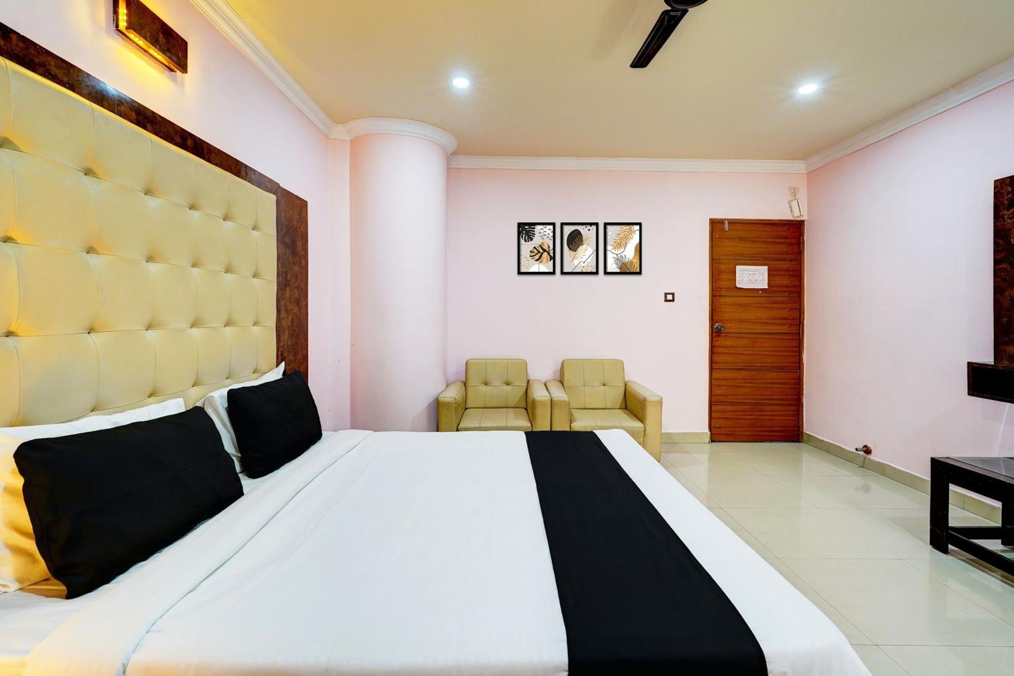 Super Townhouse Mg Road Near Commercial Street 4* Bangalore