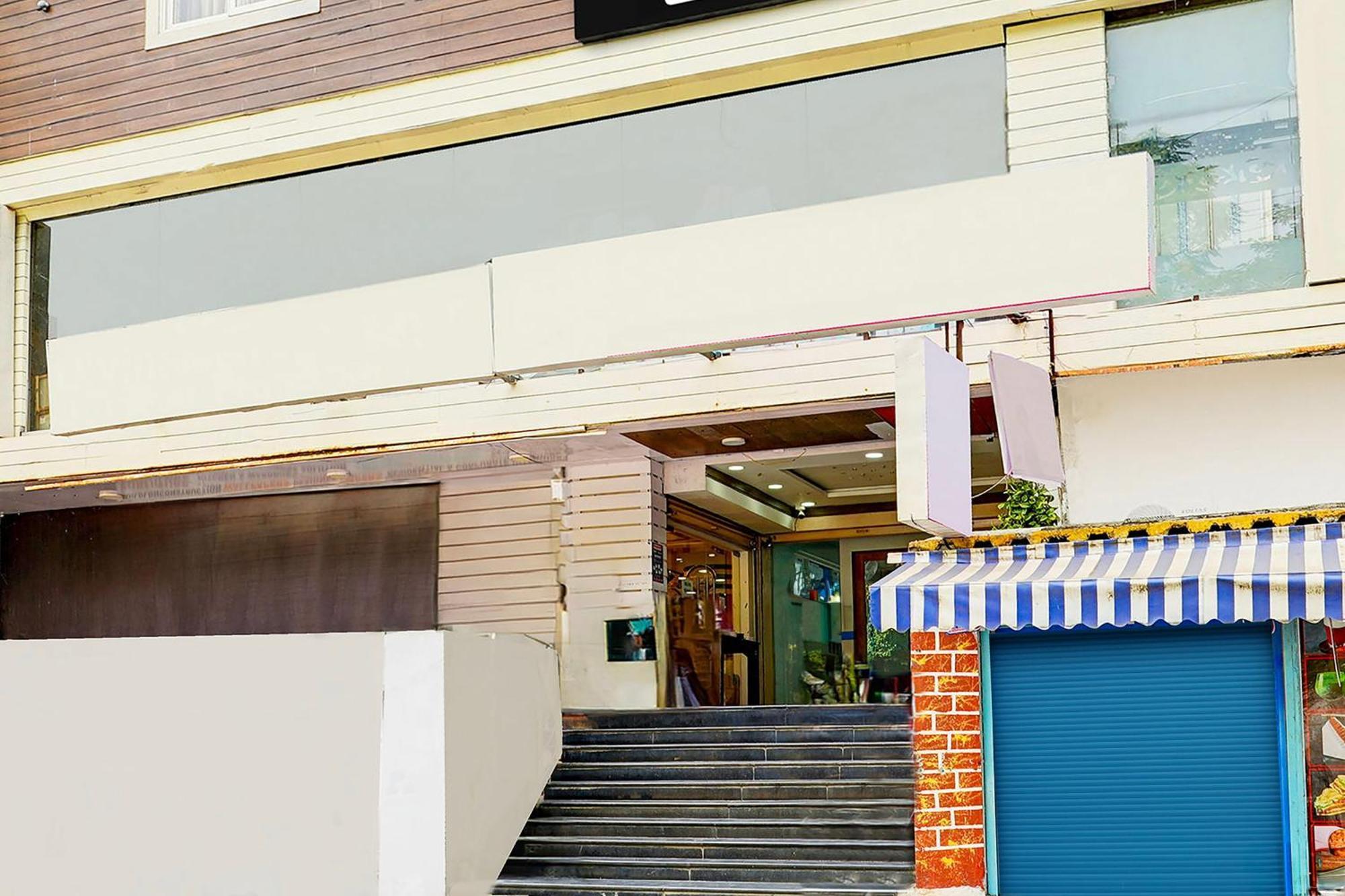 Super Townhouse Mg Road Near Commercial Street 4* Bangalore