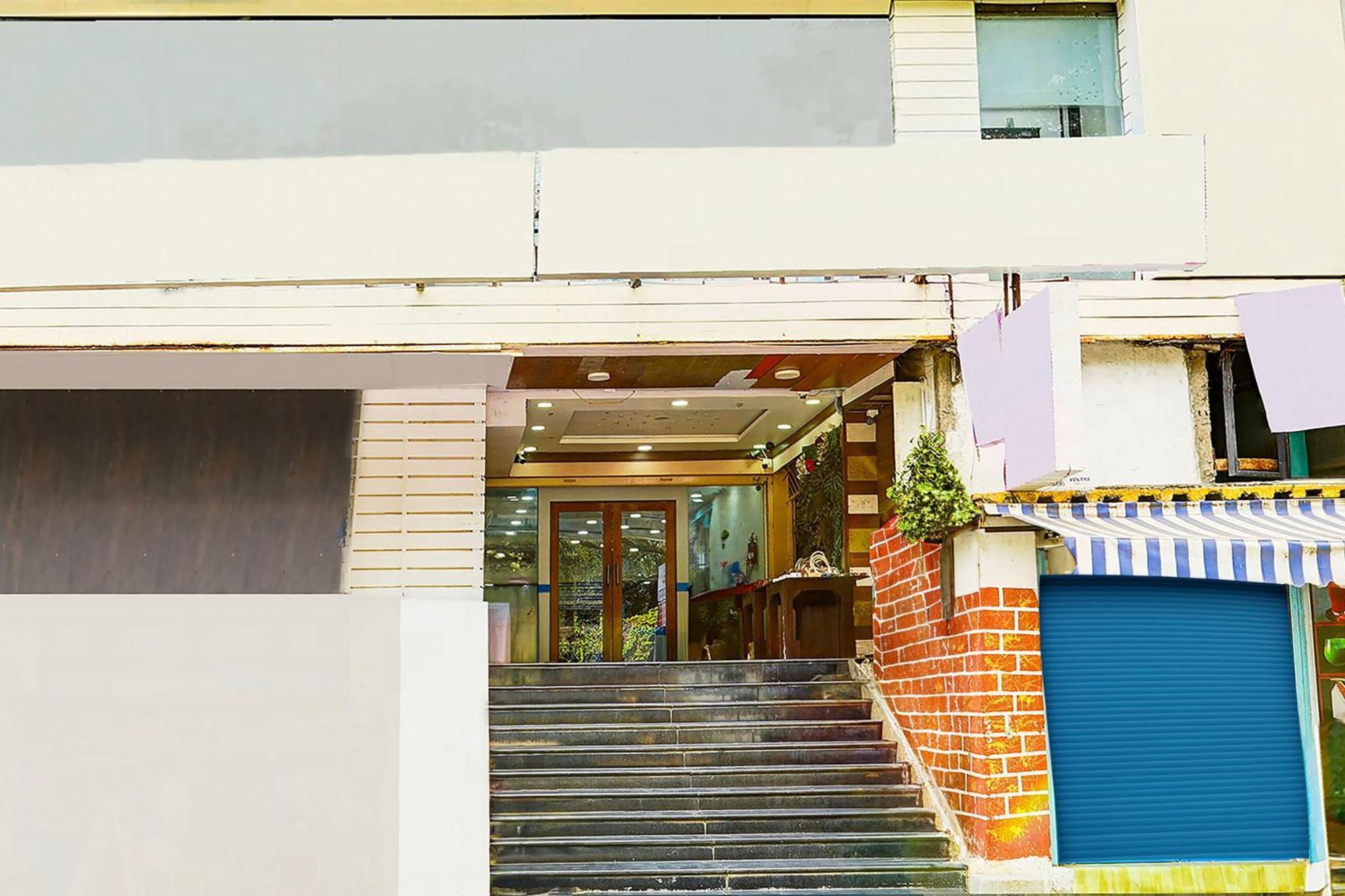Super Townhouse Mg Road Near Commercial Street 4* Bangalore