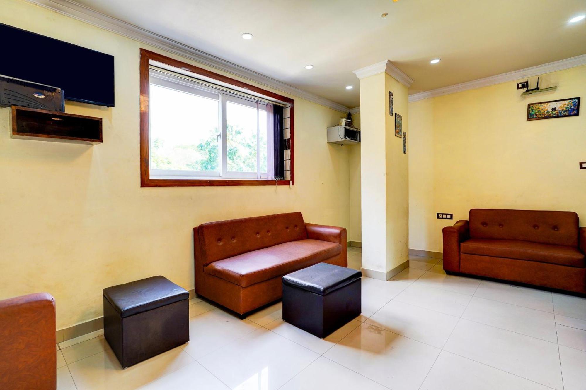 Super Townhouse Mg Road Near Commercial Street Hotel 4*