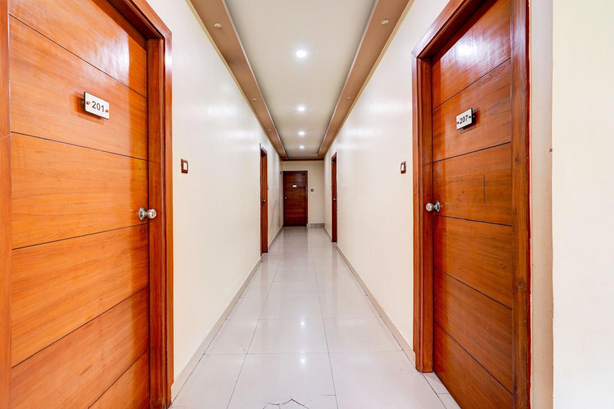 Super Townhouse Mg Road Near Commercial Street 4* Bangalore