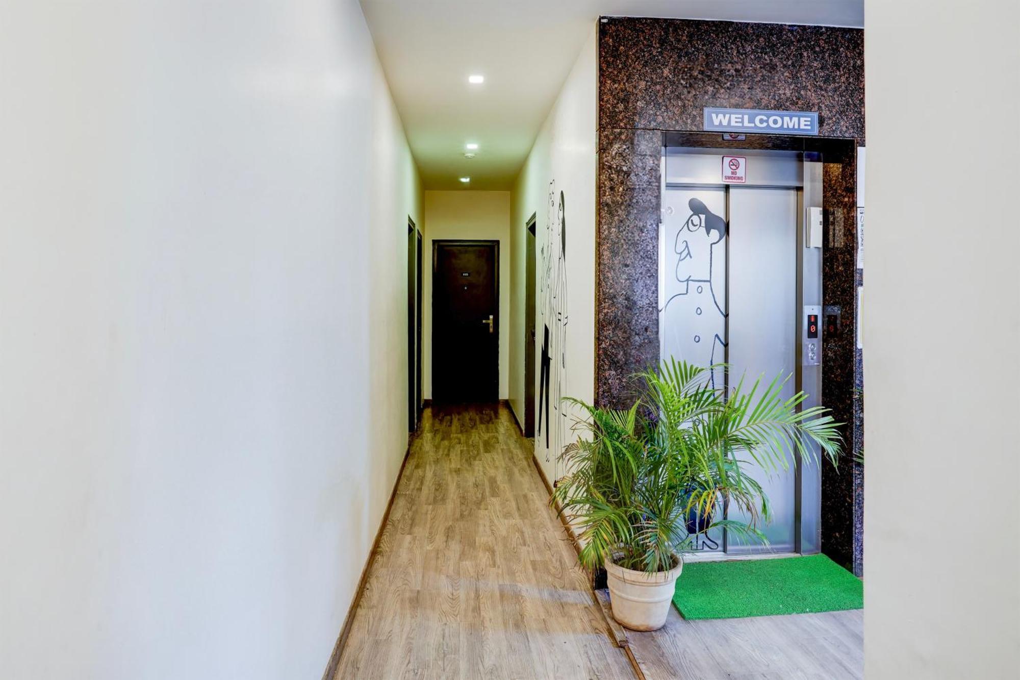 Hotel Super Townhouse Ulsoor Near Halasuru Metro Station 4*