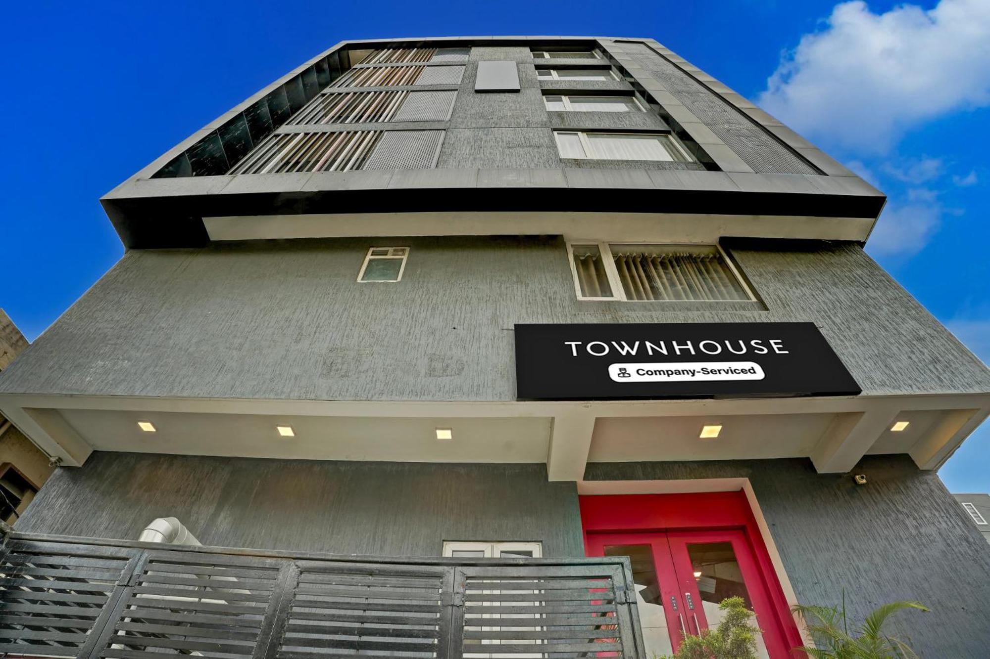 Hotel Super Townhouse Ulsoor Near Halasuru Metro Station