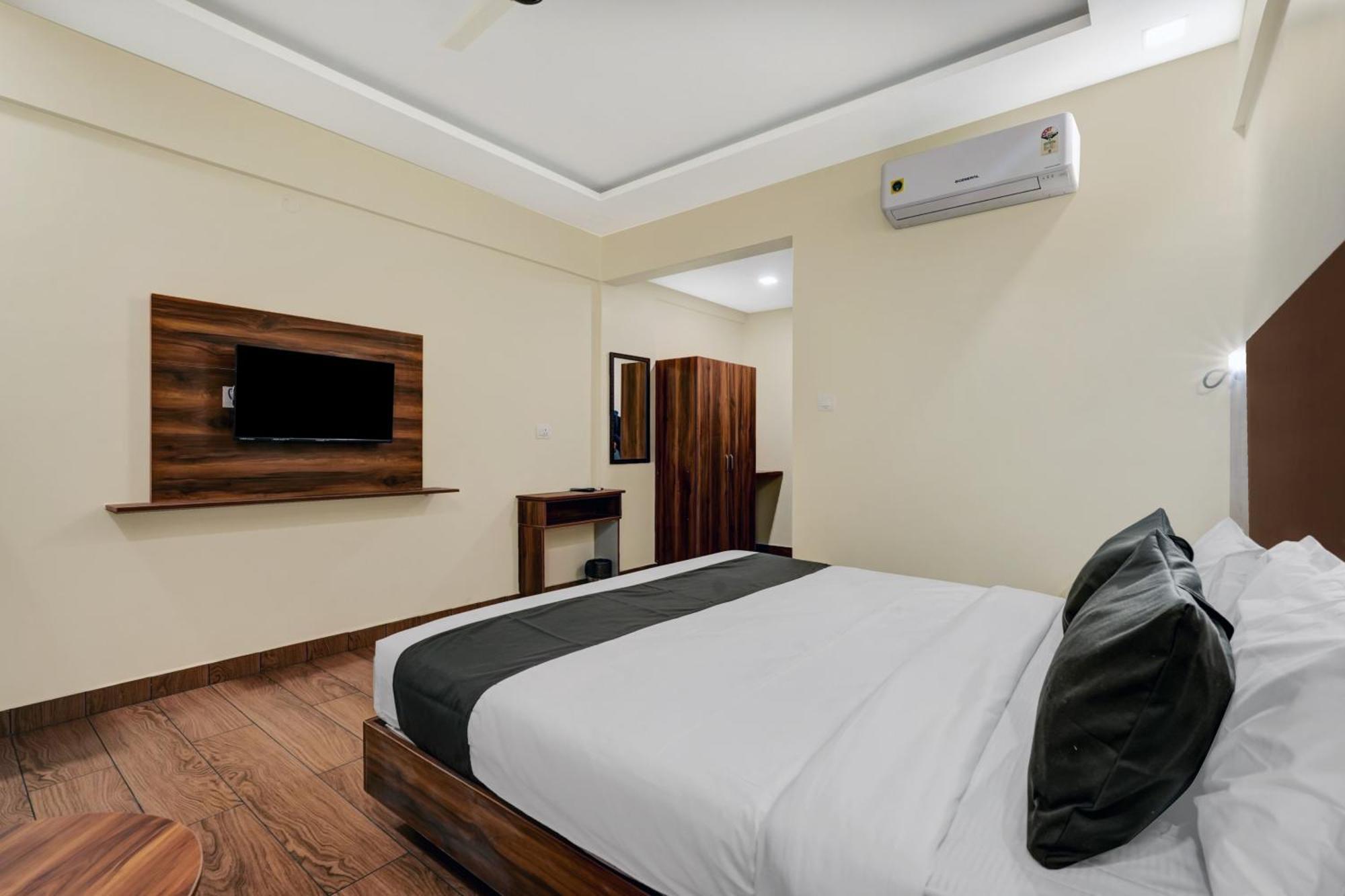Hotel O East Land 4*